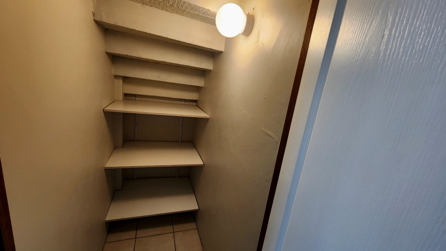 4 Bedroom Property for Sale in Monte Christo Western Cape